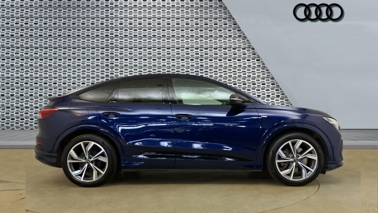 Audi Q4 e-tron 220kW 50 Quattro 82.77kWh Edition 1 5dr Auto Electric Estate